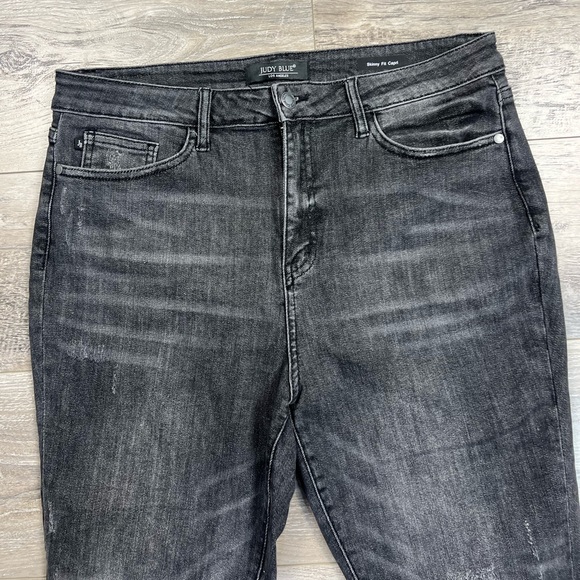 Judy Blue JB88238 Skinny Fit Capri Gray High Waist Jeans - Picture 3 of 10